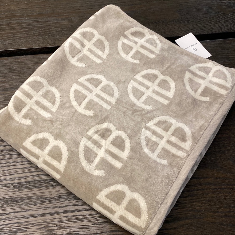 Anine Bing Bahia Towel. Monogram print